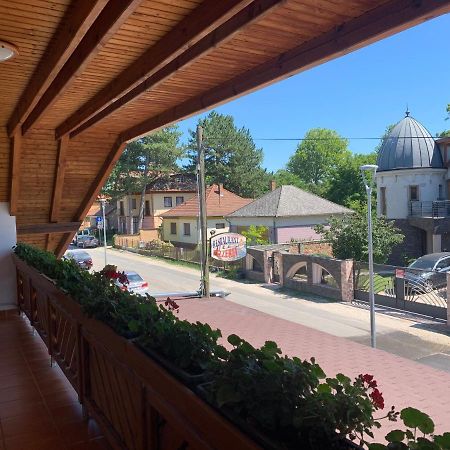 BalatonmáriafürdőHableany Etterem, Pizzeria Es Vendeghaz住宿加早餐旅馆 外观 照片