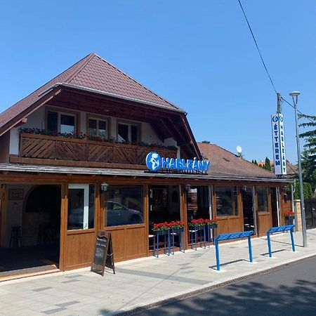 BalatonmáriafürdőHableany Etterem, Pizzeria Es Vendeghaz住宿加早餐旅馆 外观 照片