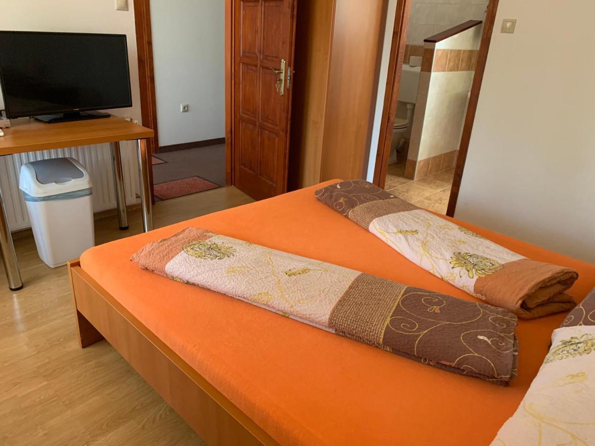 BalatonmáriafürdőHableany Etterem, Pizzeria Es Vendeghaz住宿加早餐旅馆 外观 照片